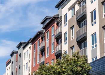 Vanguard Real Estate ETF VNQ: Is It a Buy in 2025?