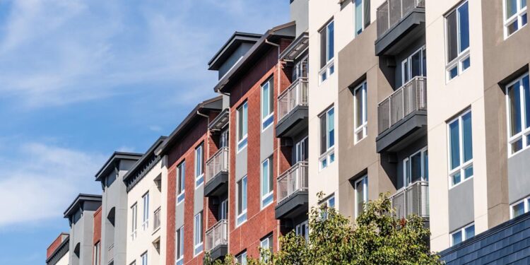 Vanguard Real Estate ETF VNQ: Is It a Buy in 2025?